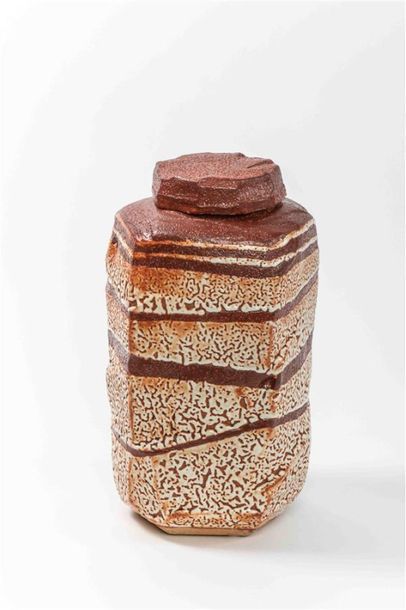 null GEOFFROY Pascal (born 1951)
Large hexagonal covered vase in shino sandstone...