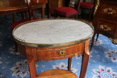 null Side table in veneer, inlaid with net, white marble top surrounded by a gallery,...