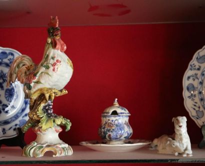 null Quatre assiettes en porcelaine Meissen décor à l'oignon. XXe siècle. On joint...