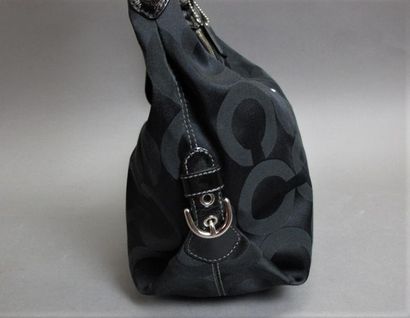 null COACH
Shoulder bag with removable shoulder strap in black monogrammed canvas,...