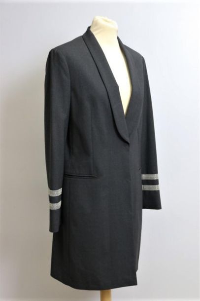null Brunello CUCINELLI
Straight coat in anthracite grey wool-blend with long shawl...