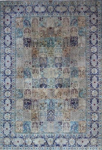 null Large and thin Tabriz (Northern Iran) circa 1985
Wool velvet on cotton foundations....