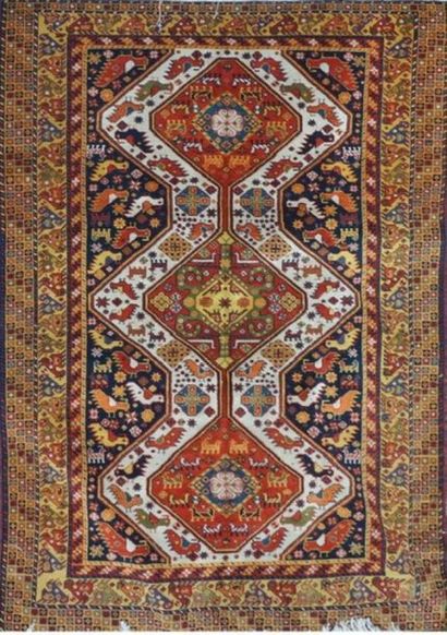 null Original and fine Quasgai (Iran) mid 20th century
Wool velvet on cotton foundations....