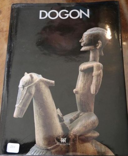 null Claude LEFEVRE. Pays Dogon, édition Chêne. 
Dogon. Musée Dapper. 
Dogon. Musée...