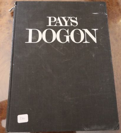 null Claude LEFEVRE. Pays Dogon, édition Chêne. 
Dogon. Musée Dapper. 
Dogon. Musée...