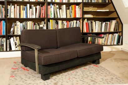 null Contemporary work.

Two-seater sofa, brown and grey woollen fabrics, chromed...