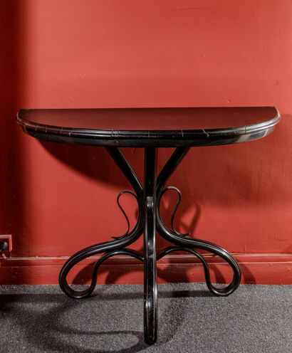 
THONET




Table-console model 