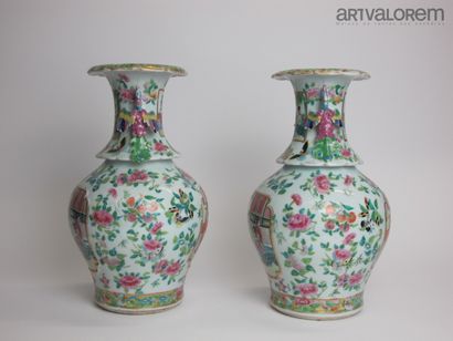 null CHINA, Canton, 19th century

Pair of porcelain vases with double collar and...