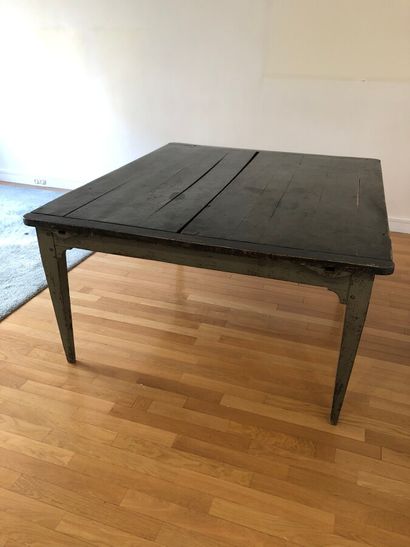 null Rectangular community table in black lacquered wood, grey lacquered frame. 

Italy...