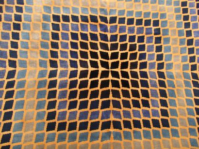 null Contemporary modern carpet, cardboard after Vasarely.

Quality silky wool velvet...