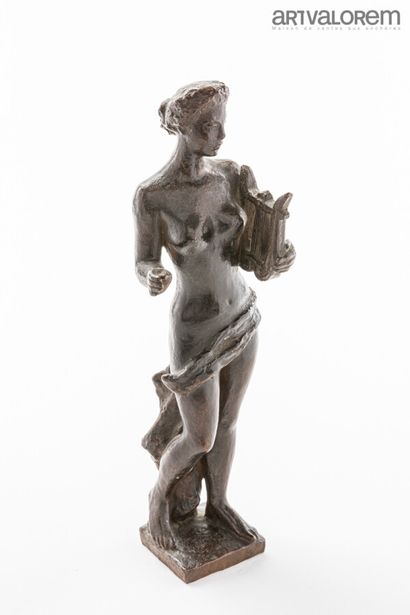 null YENCESSE Hubert (1900-1987) 

Erato (la poésie lyrique)

Bronze sculpté à patine...