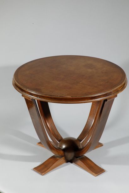 null JULES LELEU (1883-1961) (attributed to)

Varnished mahogany pedestal table with...