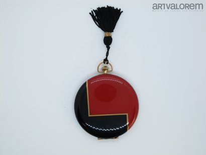null CARMONT (year 1950)

Luxurious two-tone red and black lacquered brass powder...