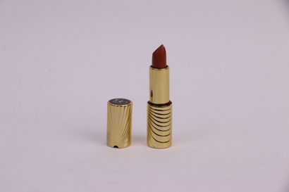 null Le Rouge Baiser - (Paul Baudecroux) 

Jewelry-style lipstick case made to commemorate...
