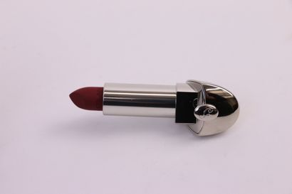 null Guerlain - "Le Rouge G" - (years 2010)

Luxurious lipstick case with retractable...