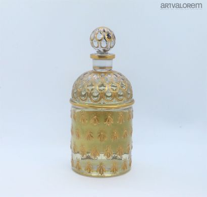 null Guerlain - Imperial eau de Cologne (1863)

Bottle model golden bees old version...