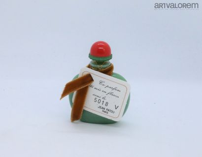 null Jean Patou - "1000" (1974)

Presented in its jewellery box, opium snuffbox bottle,...