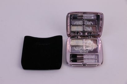 null Guerlain - "Ombres Eclat 4 colors" - (years 2010)

Box decorated with a butterfly...