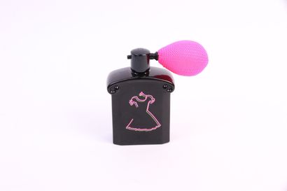 null Guerlain - "La Petite Robe Noire So Crazy" - (years 2010)

Bottle with diffuser...