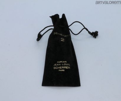 null Jean Louis Scherrer - "Scherrer 2" (1990s)

Black molded resin advertising brooch...