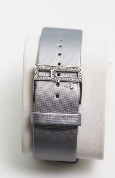 null CHANEL

Montre bracelet de dame en or gris 750 °/°°modèle 1932, la lunette ornée...