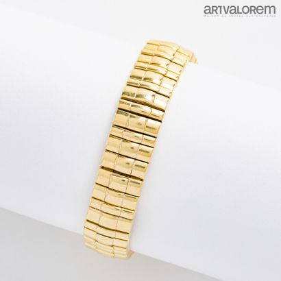 null PIAGET

Montre bracelet de femme en or jaune 750°/°° modèle " Tanagra" à cadran...