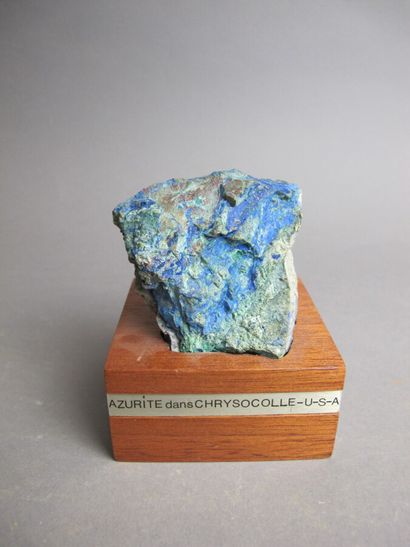 null Azurite dans Chrysocolle des Etats-Unis

H. 7,2cm

Sodalite du Brésil

H. 10,5...