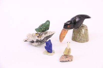 null Four birds carved on a quartz base: owl in lapis lazuli, bird in green hard...