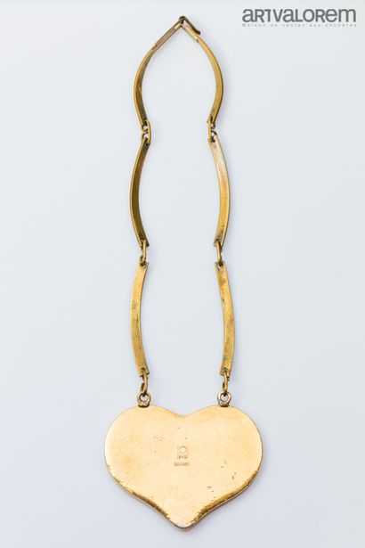 null BUCH and DEICHMANN Denmark

Gilt bronze necklace centered of a heart shaped...