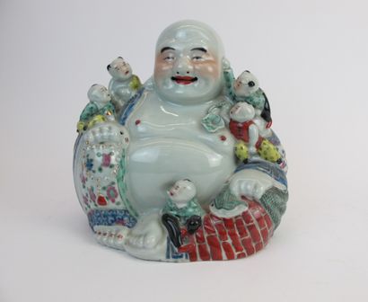 null Un bouddha en porcelaine émaillé polychrome. Chine moderne


H. 26 cm





FRAIS...