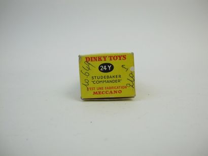 null Dinky Toys France lot of 3 miniatures at 1/43rd of which : Studebaker order...