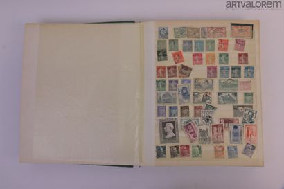 null Album de cartes postales : régionalisme, Indochine, Maghreb, Guerre de 14/18


On...