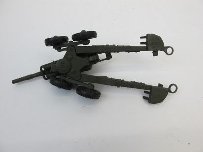 null Dinky toys lot de 2 miniatures militaires en boite d'origine dont : Char AMX...