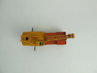 null Lot of 2 Dinky supertoys including : Truck crane Coles reference 972 good condition...