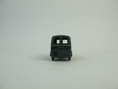 null Dinky Toys France set of 2 miniatures at 1/43rd of which : Postal van DA3 Reference...