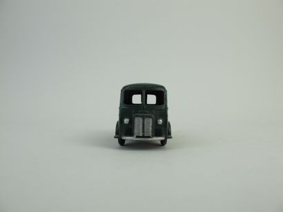 null Dinky Toys France set of 2 miniatures at 1/43rd of which : Postal van DA3 Reference...