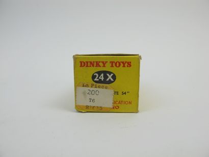 null Dinky toys set of 2 military miniatures in original box including : Armoured...