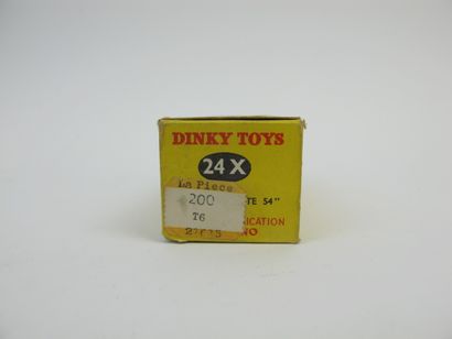 null Dinky toys lot de 2 miniatures militaires en boite d'origine dont : Engin blindé...