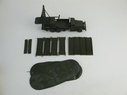 null Dinky supertoys military truck brockway with deck and boat complete in its box...