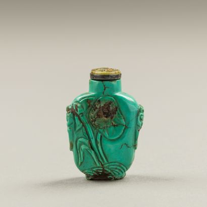 null CHINE, XVIIIe - XIXe siècles


Trois tabatières dont une en verre ornée d'un...