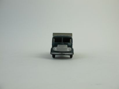 null Dinky Toys France lot of 2 miniatures at 1/43rd of which : Simca cargo dumper...