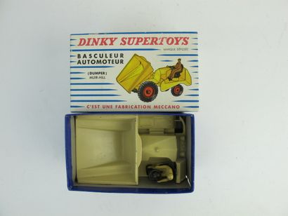 null Lot of 2 Dinky supertoys including : Fireman's ladder reference 32D in good...