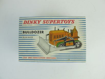 null Lot of 2 Dinky supertoys including : Truck crane Coles reference 972 good condition...
