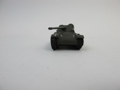 null Dinky toys set of 2 military miniatures in original box including : AMX tank...
