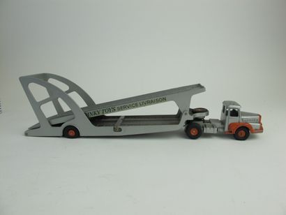 null Dinky supertoys tractor unic semi-trailer car carrier reference 39A good condition...