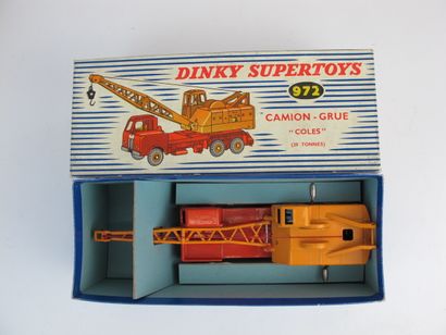 null Lot de 2 Dinky supertoys dont : Camion grue Coles reference 972 bel état boîte...