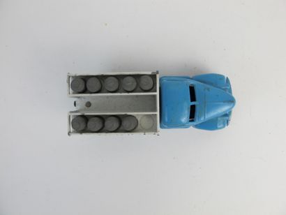 null Dinky toys miniature en boite d'origine Camion laitier StudeBaker bleu et blanc...