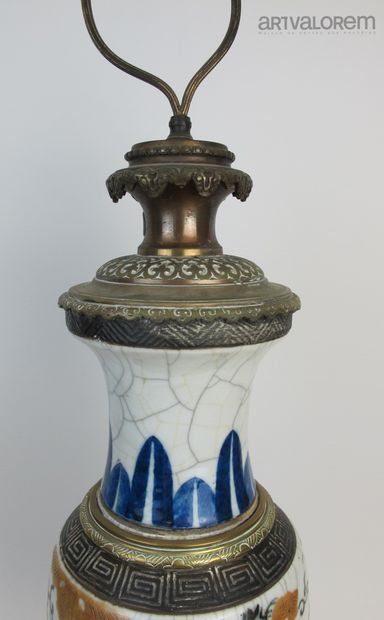 null NANKIN Chine, fin XIXe siècle


Vase en grès porcelaineux à décor de pampres...