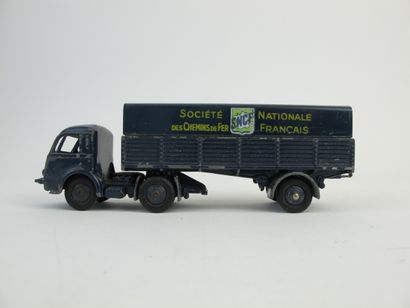 null Lot de miniatures au 1/ 43e dinky toys en mauvais état et état d'usage dont...