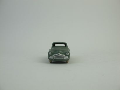 null Dinky Toys France set of 2 miniatures at 1/43rd of which : Simca 9 dove reference...